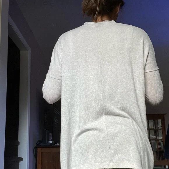 Cream Cardigan AE - Picture 4 of 6
